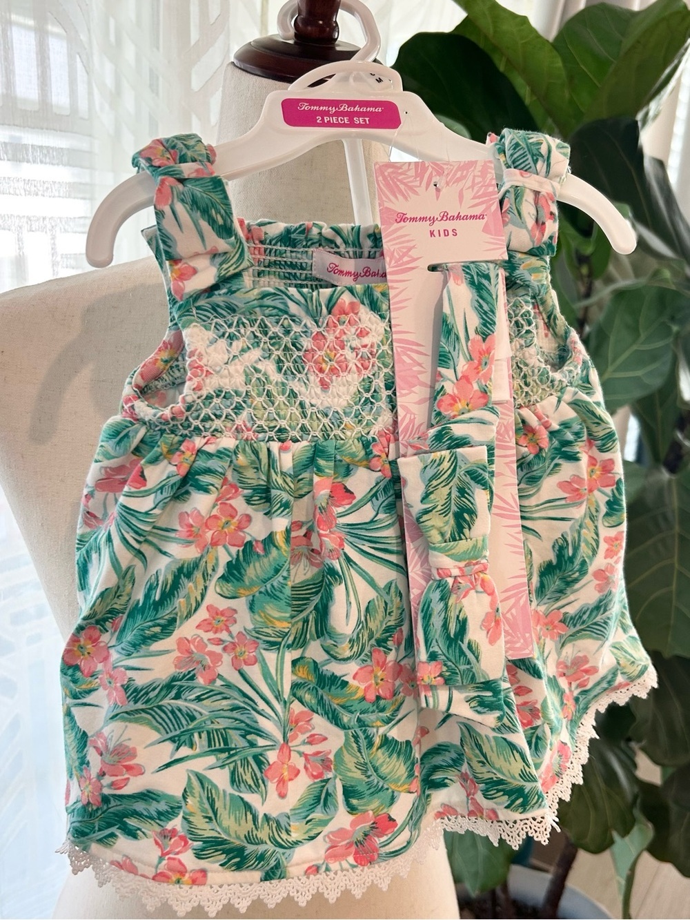 NWT Tommy Bahama Baby Tropical Floral Tank & Shorts Set Size 3-6 months